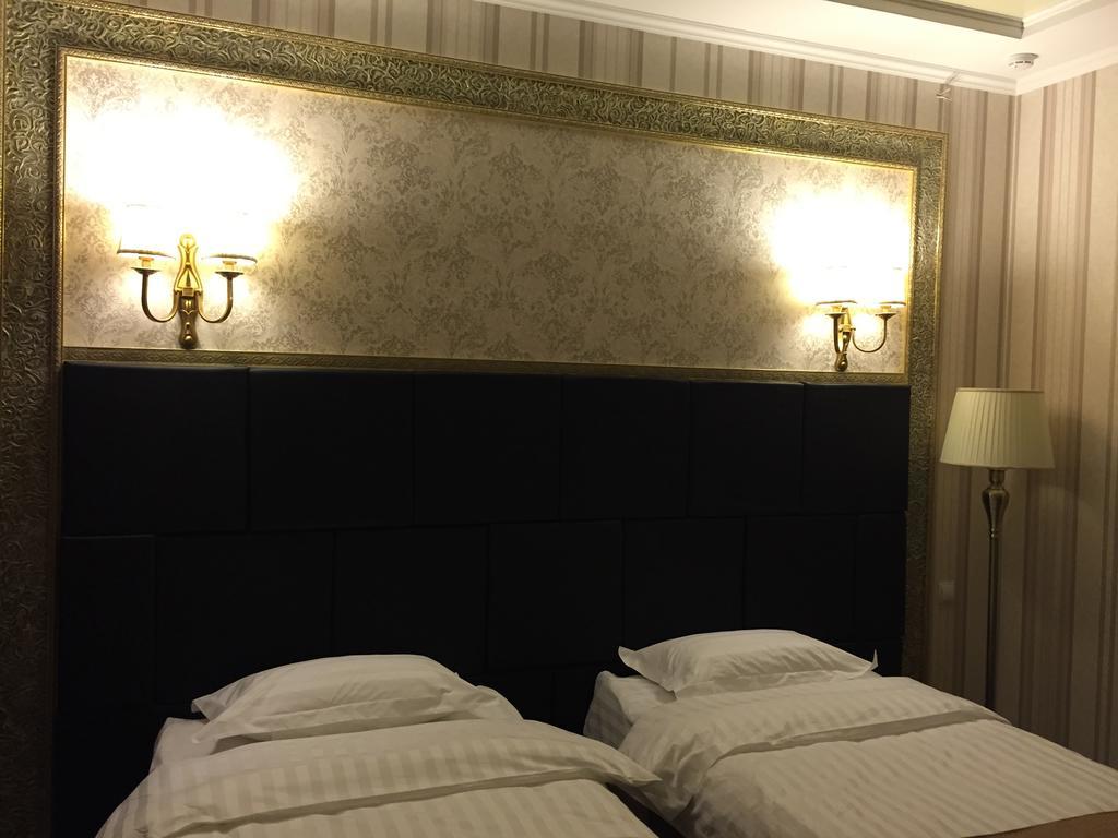 בישקק Astor Hotel & Spa מראה חיצוני תמונה