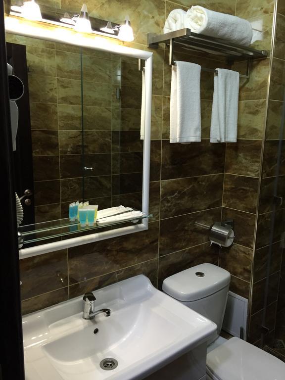 בישקק Astor Hotel & Spa מראה חיצוני תמונה