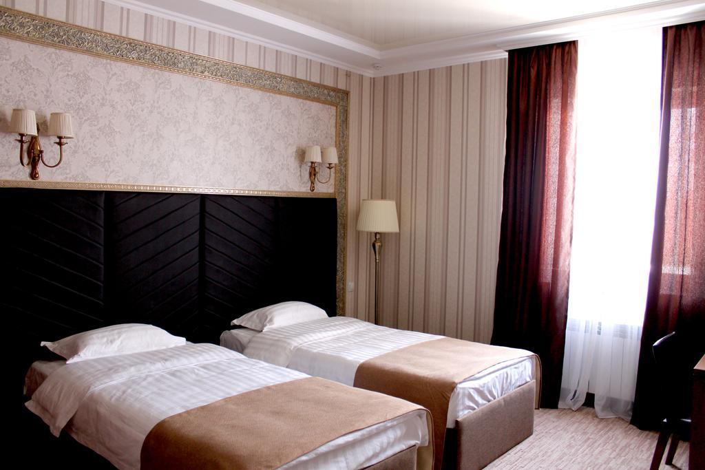 בישקק Astor Hotel & Spa מראה חיצוני תמונה