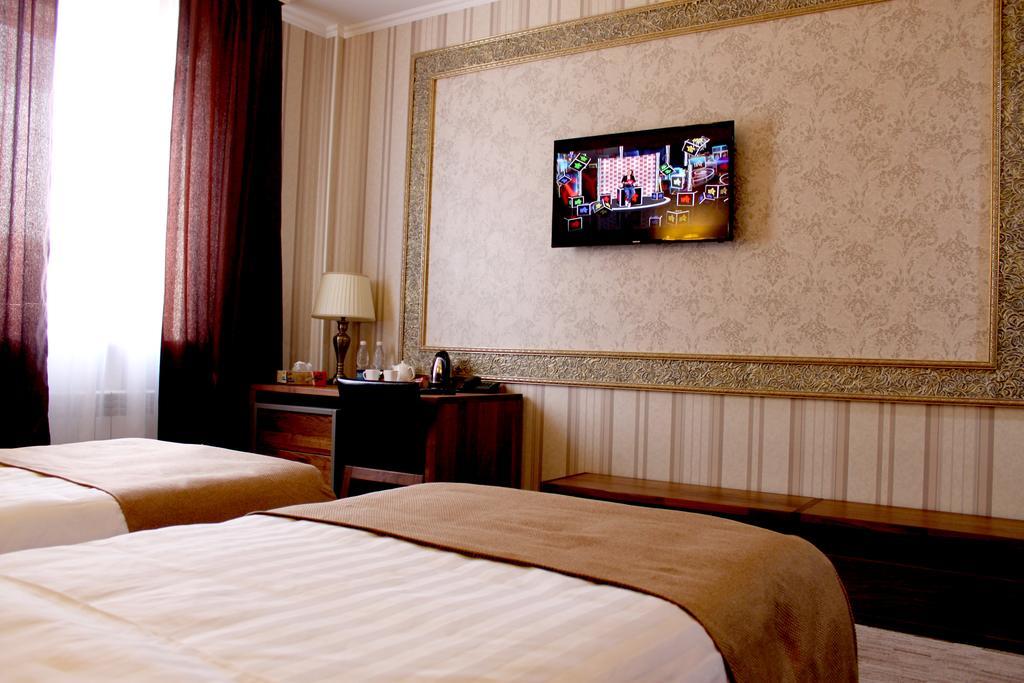 בישקק Astor Hotel & Spa מראה חיצוני תמונה
