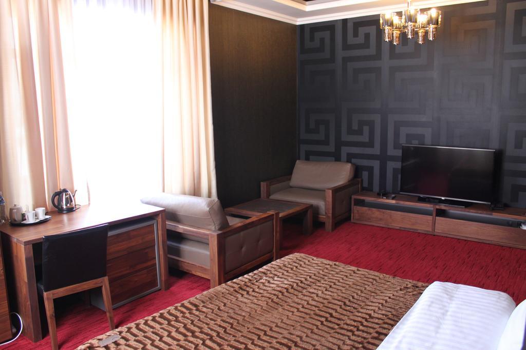 בישקק Astor Hotel & Spa מראה חיצוני תמונה
